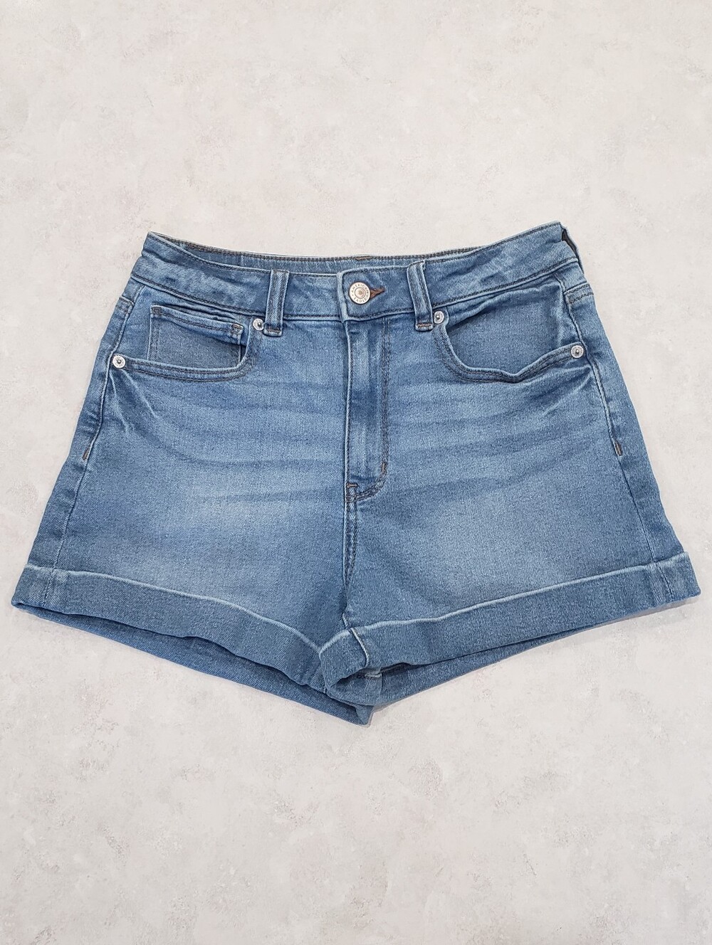 American Eagle Denim Mom Shorts Women's 2 Cuffed Jean Shorts Medium Light Wash